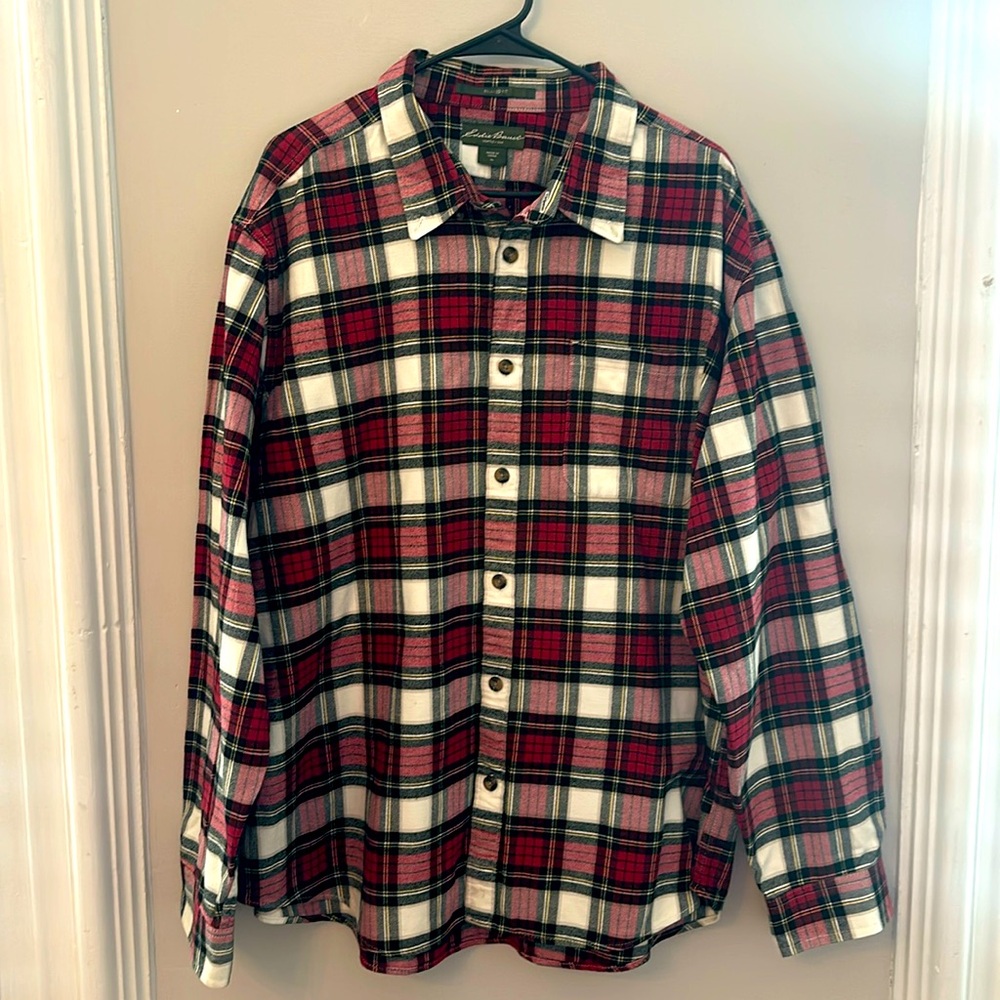 Eddie Bauer Relaxed Fit Single Breast Pocket Thicker Flannel